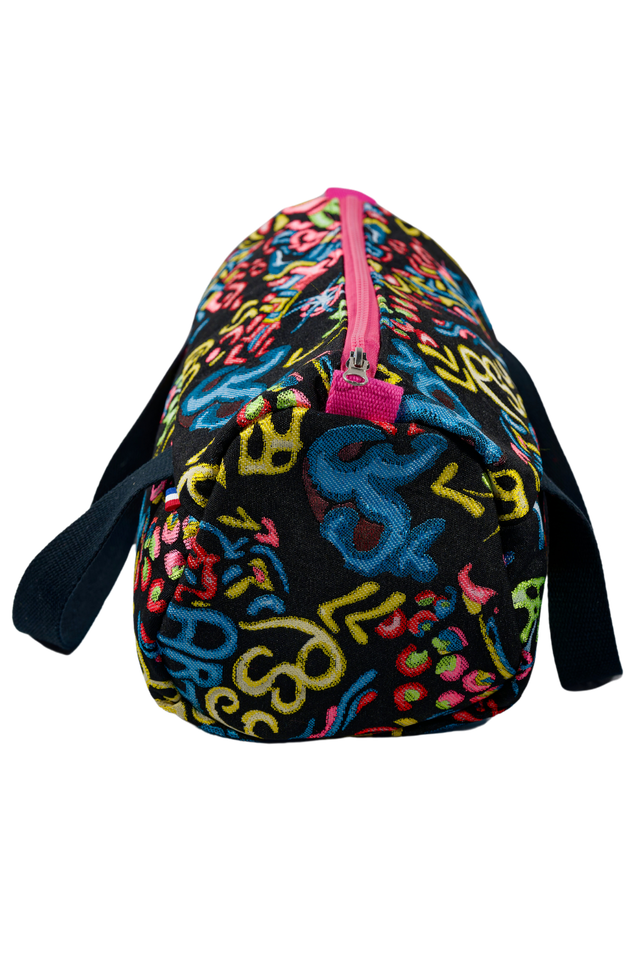 Mini sac de sport multicolore : l’allié tendance pour bouger avec style