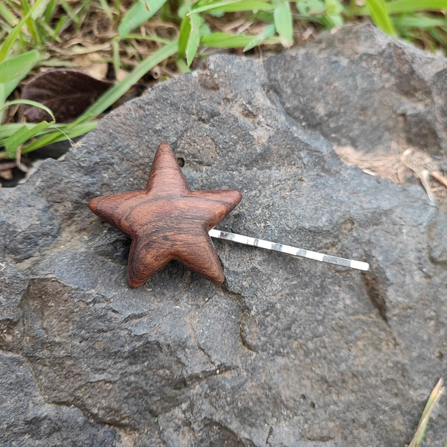 Barrette Étoile en Bois de Noyer Noir et Acier inoxydable