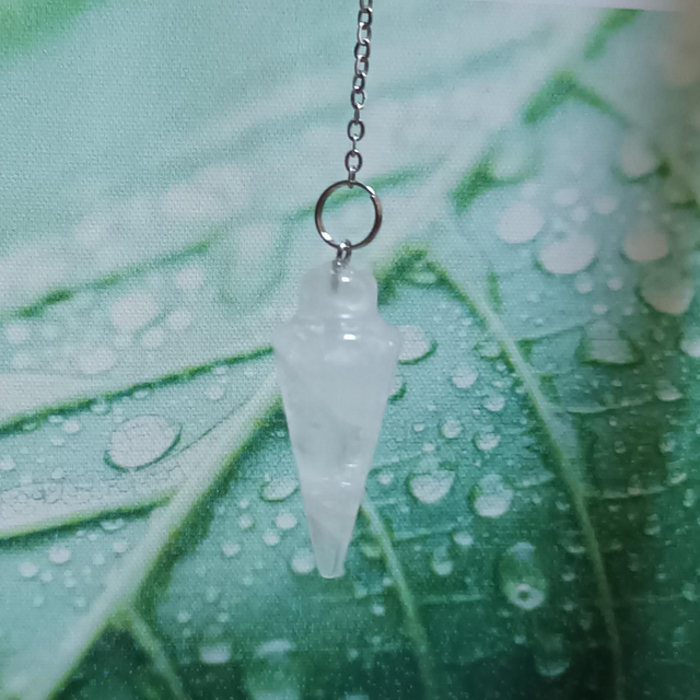 Pendule divinatoire goutte en cristal de roche