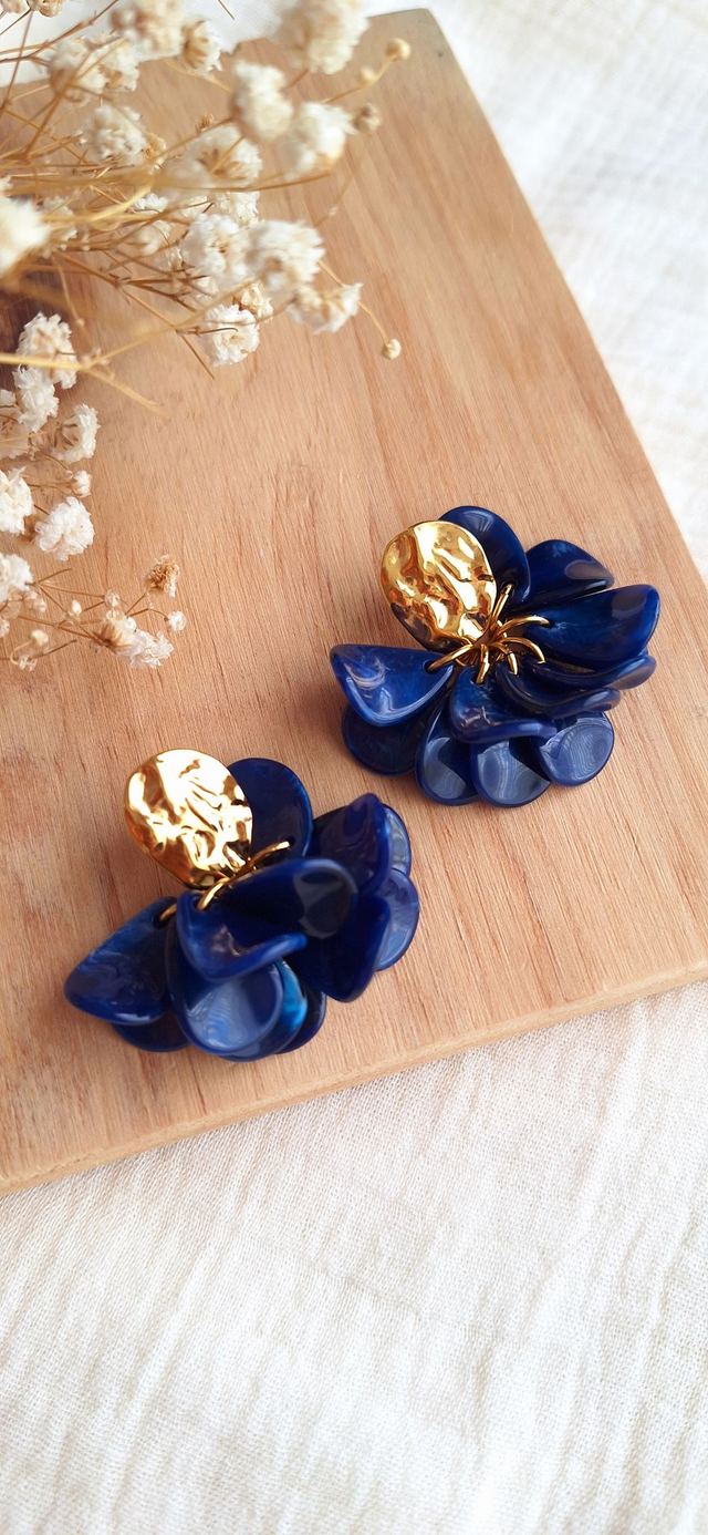 Boucles d'oreilles sequins pétales de fleurs en acrylique marbré
