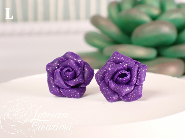 Orecchini a lobo rose viola glitterato