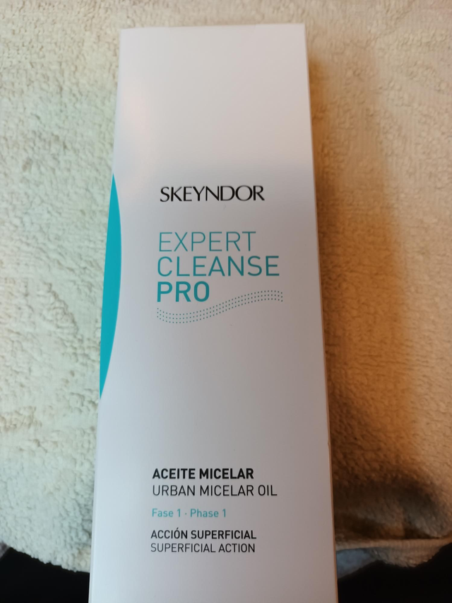 Čistiaci micelárny olej pre suchú alebo zrelú pleť 200ml