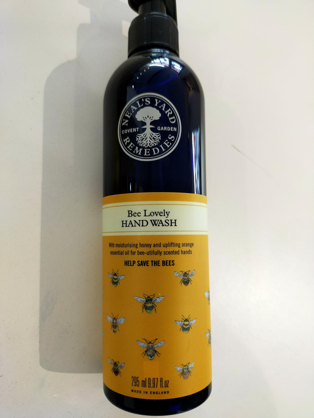 Bee Lovely Hand Wash 295ml Neal's Yard 2401