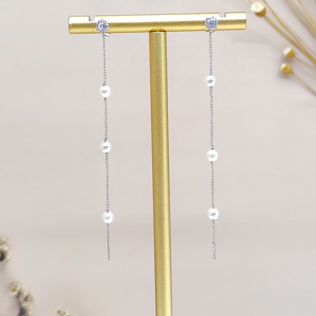 Boucles pendantes perle de nacre argenté 