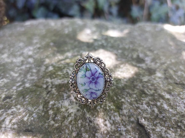 Bague fleurs violettes