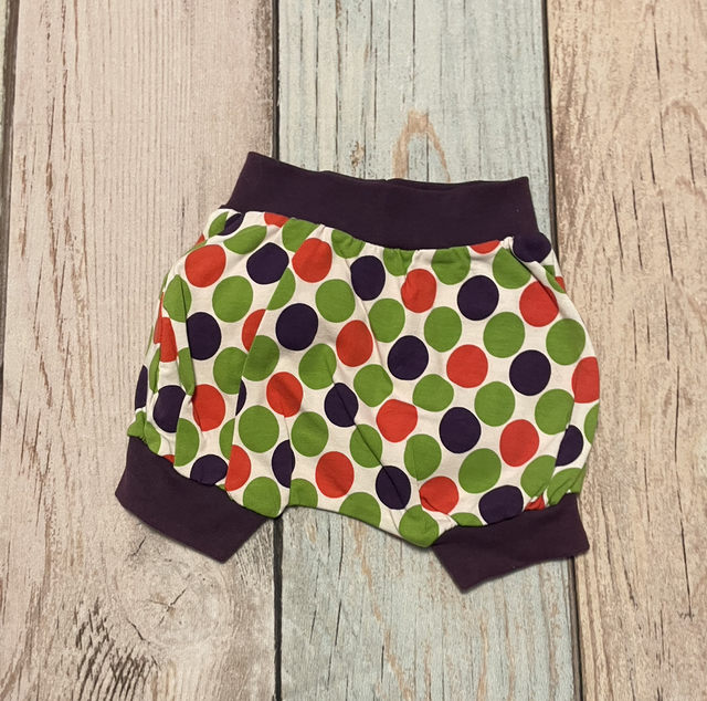Sommershort, Größe 80, Punkte 