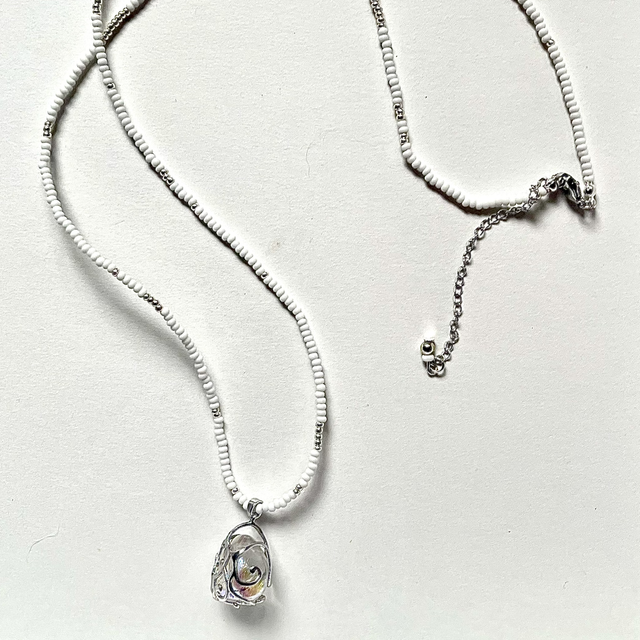 C24 - Collier perles verre et quartz angel aura 