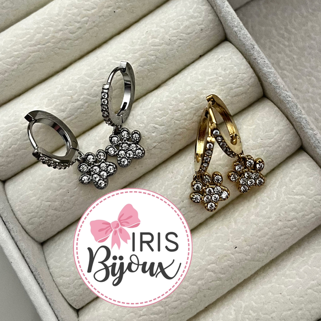 Orecchini cerchietti e zampette pendenti 