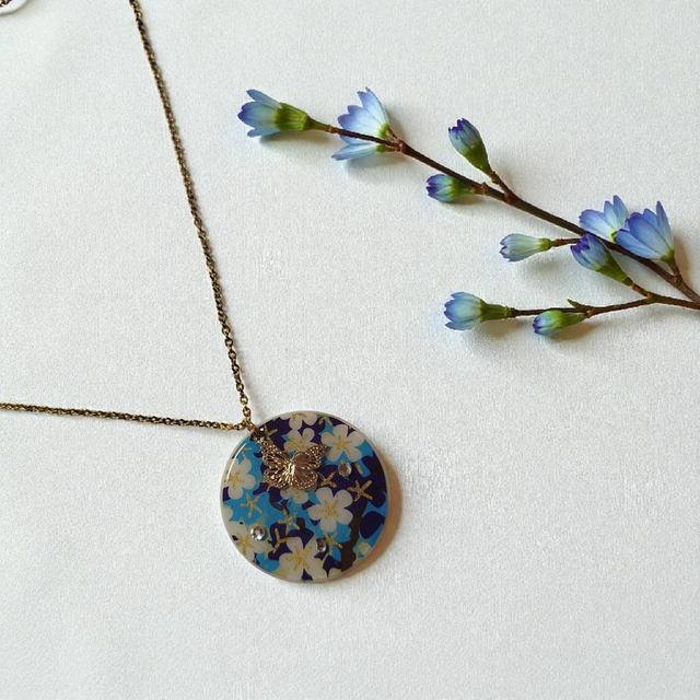 Collier acier inoxydable motifs japonais bleu