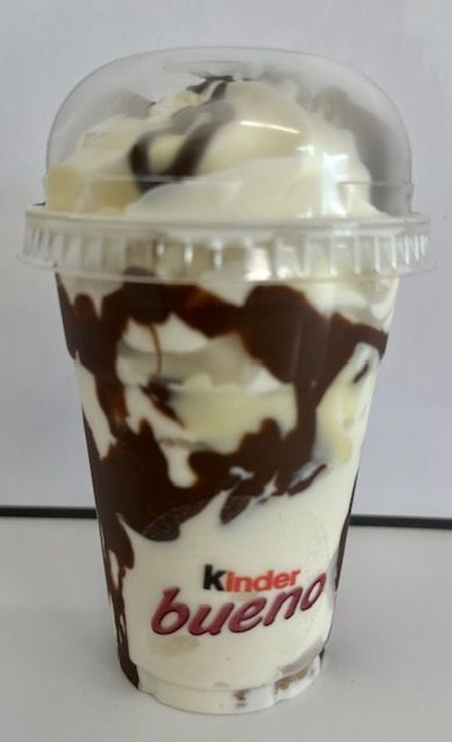 Kinder Bueno Sundae