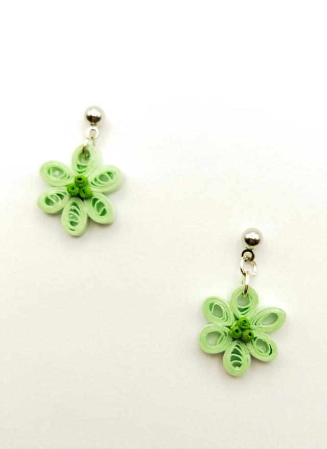 Petites fleurs vertes 