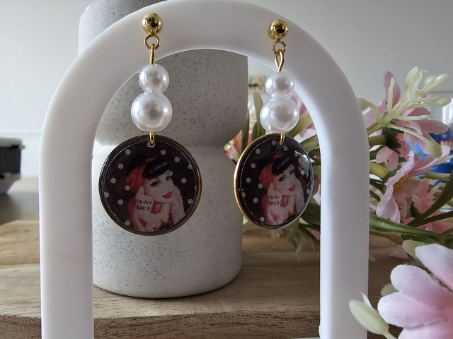 &quot;RÉTRO CHIC&quot; PIN-UP fond noir poid blanc