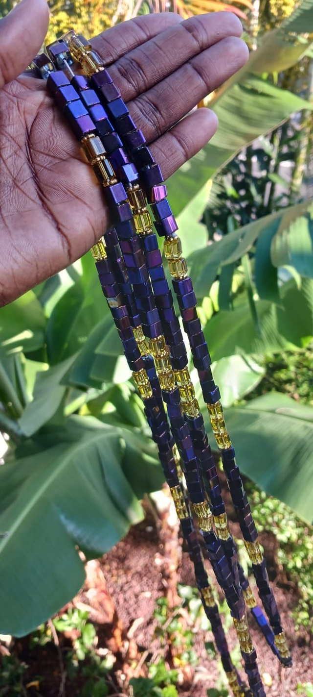 Baya, Perles de reins, Fait main