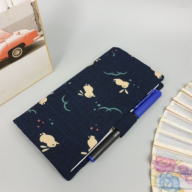 Protège chéquier "Usagi" bleu marine