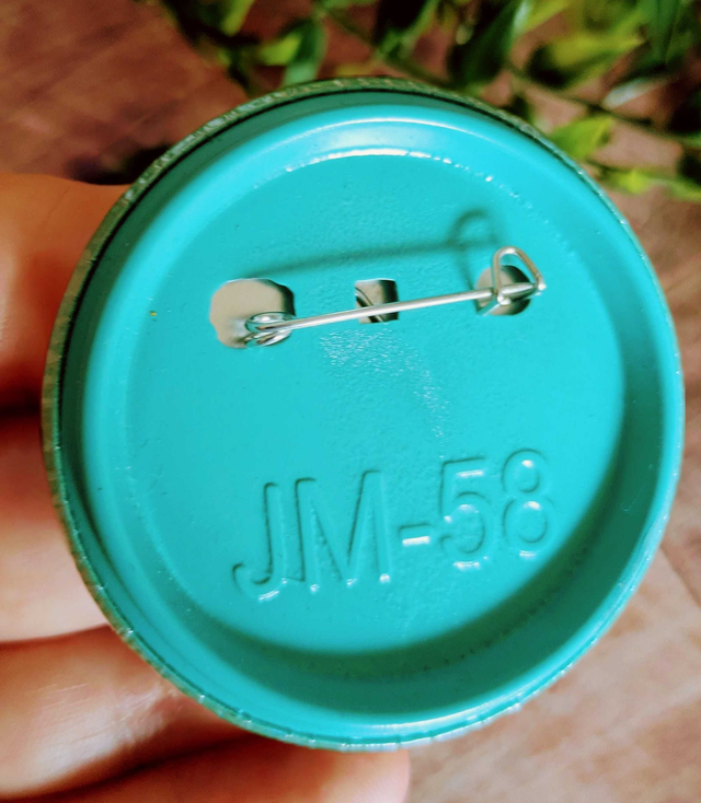 Badge "Dé Fuck You" - 58 mm - Holographique