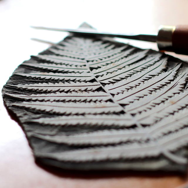 Linogravure A5 Fougère (noir ou or)