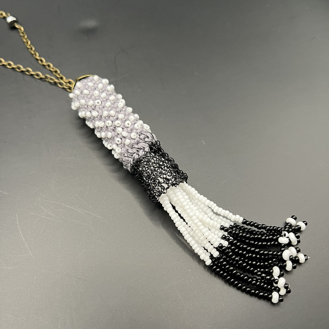 Pendentif "Noir& Blanc"