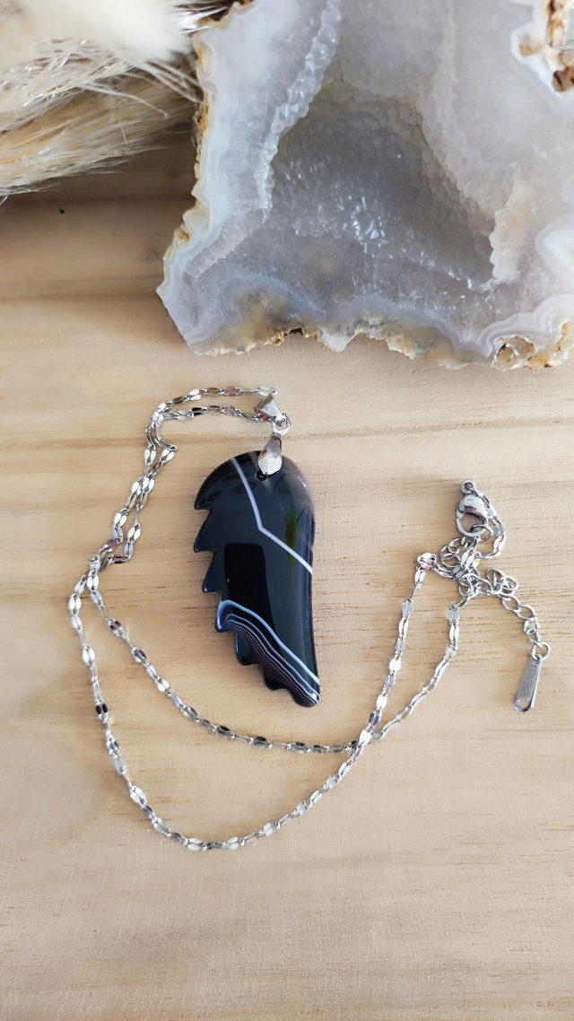 Pendentif "Aile" Agate de Botswana noire