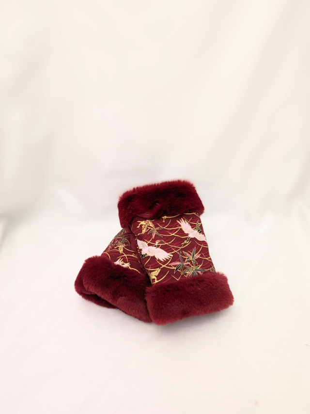 Mitaines rouges et tissu japonais 