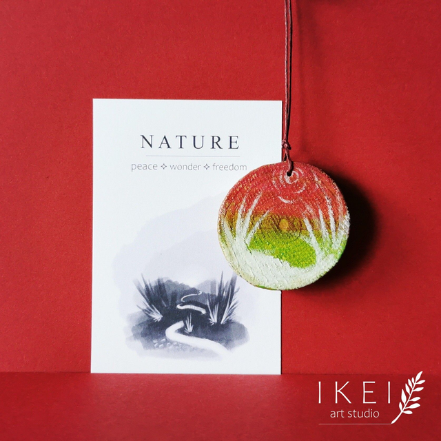 Nature charm Red swamp