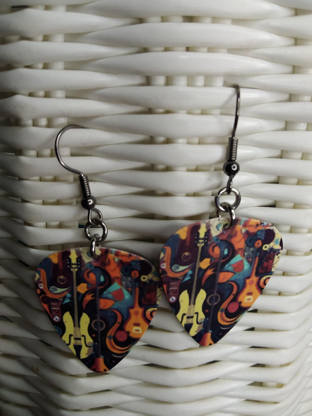 Boucles d&#039;oreilles médiators guitare jaune orange 