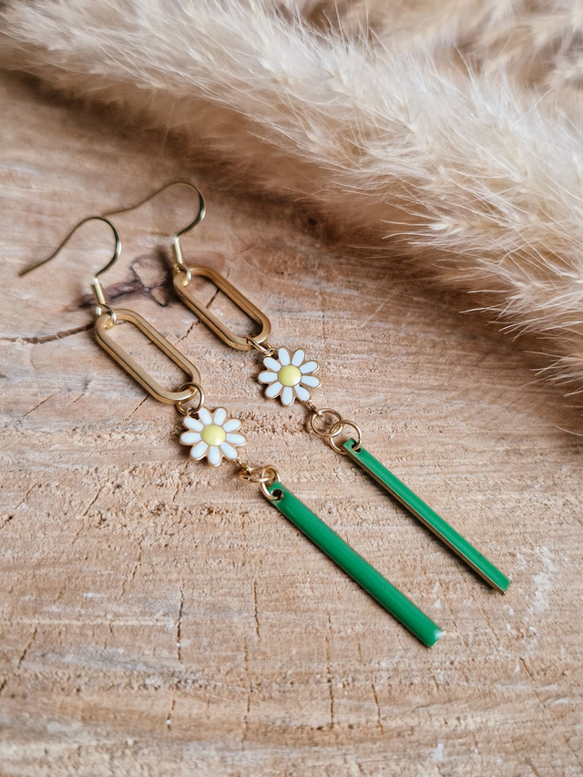 Boucles d'oreilles finesses "Marguerites" - Modèle vert et doré