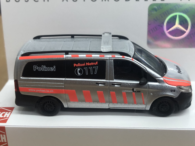 Mercedes Benz Vito Polizei Luzern Busch 1:87