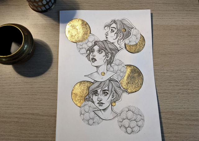 Portrait sous trois angles, Format A4, 21 x 29,7 cm