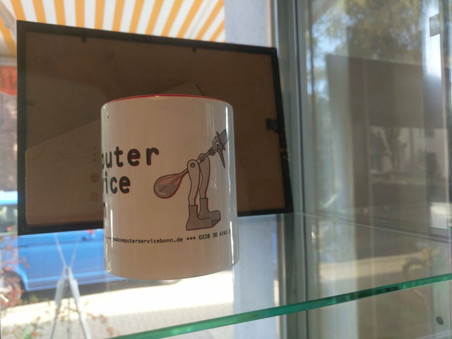 Trinkvögeltasse Kaffee