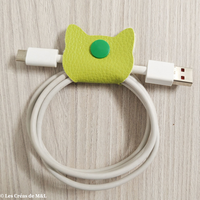 Attache câble CHAT Vert Pomme