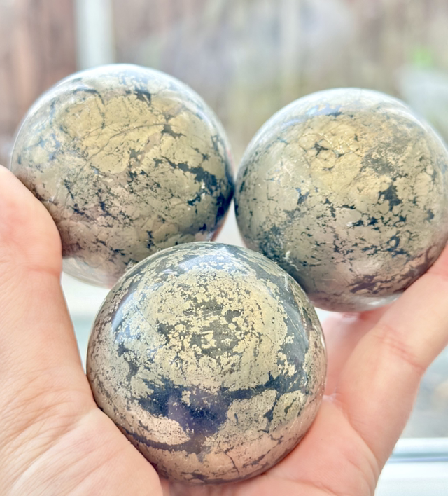 1.1kg pyrite sphere lot