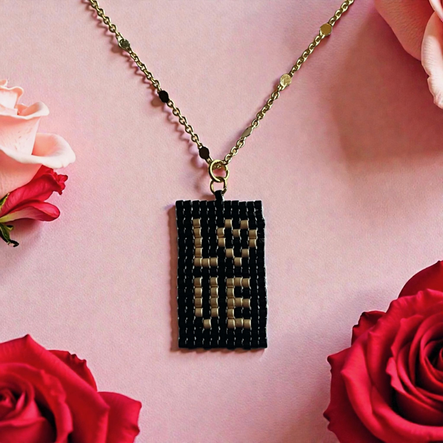 Pendentif LOVE