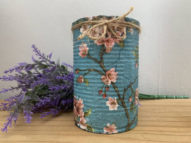 Blue floral tin can candle (available in all fragrances)