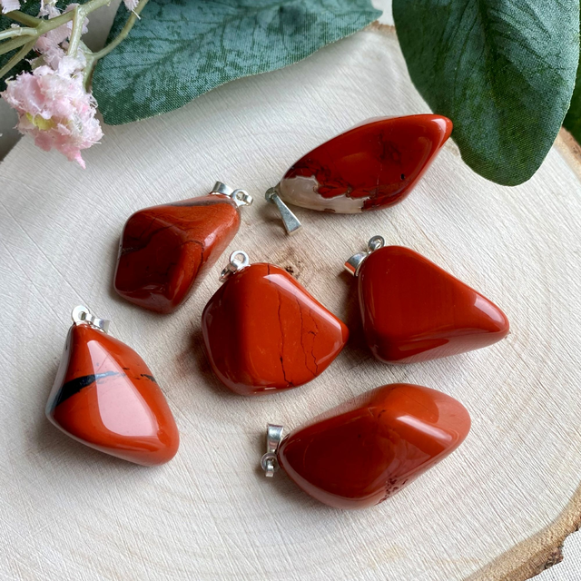 Pendentif jaspe rouge
