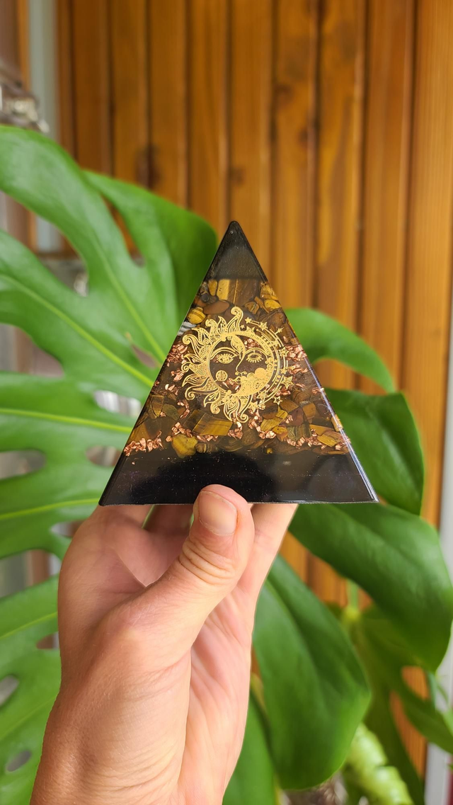 Pyramide Œil de tigre 💛 Soleil-Lune 