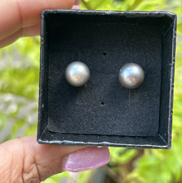 Clous d’oreilles petites perles 1