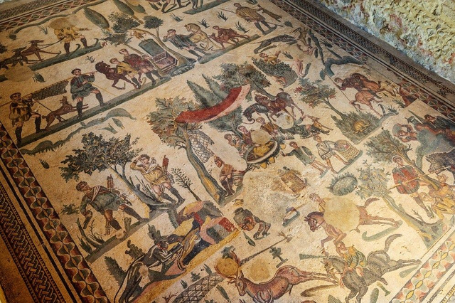 Transfer from Siracusa to Agrigento + Villa Romana del Casale in Piazza Armerina (or viceversa - Private Transfer)