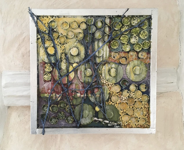 Acrylcollage „Garten I“ Kronkorken, Naturmaterial 45x45cm Demenzbild