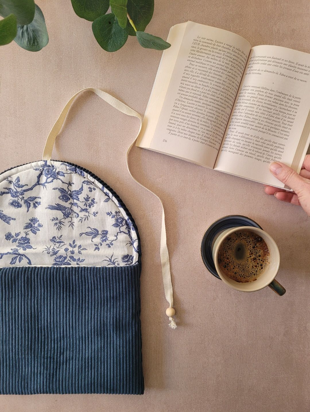 Pochette à livre Romy Velours bleu nuit