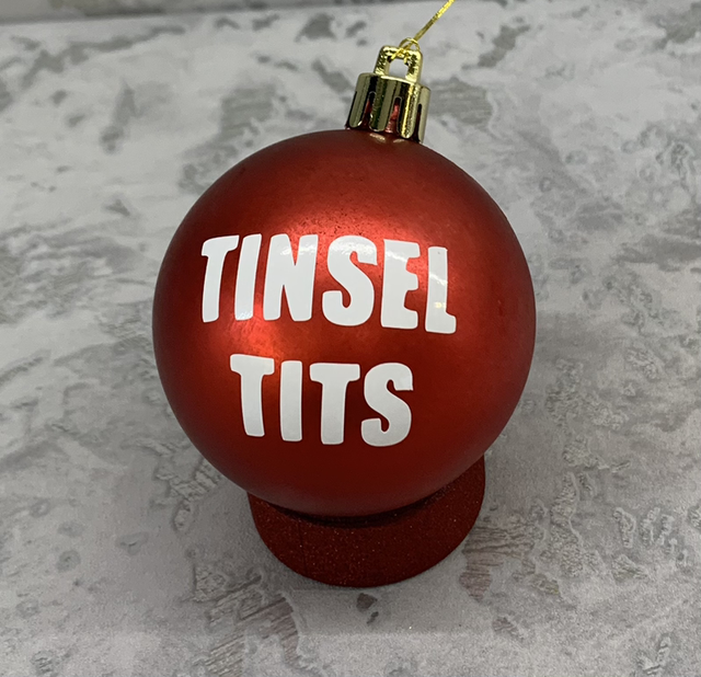 Medium sized baubles 