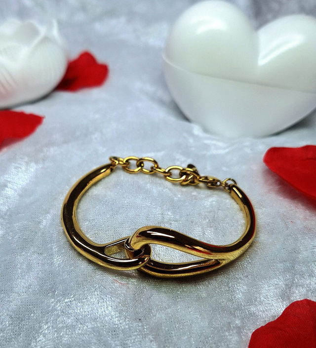 Yael-Jonc entrelacé