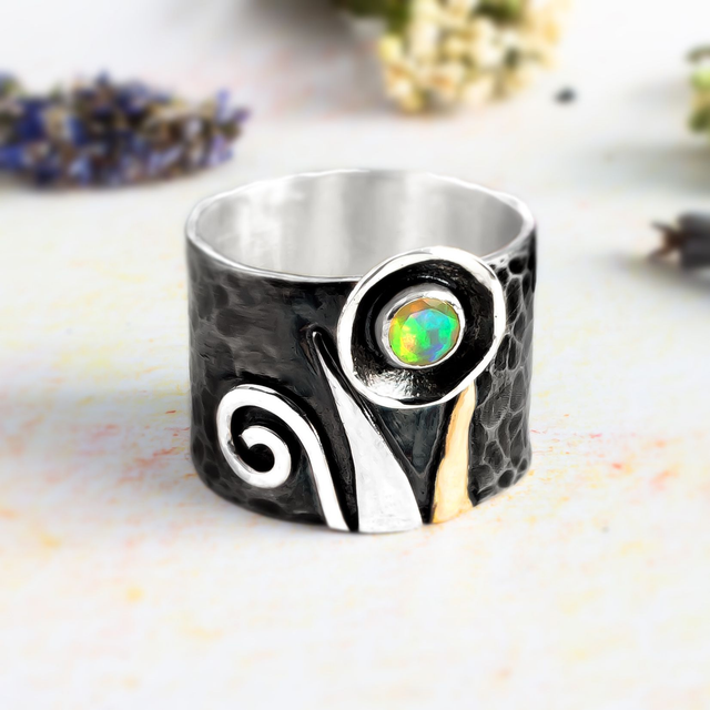 Anillo Vegi en plata 925 y oro con ópalo africano
