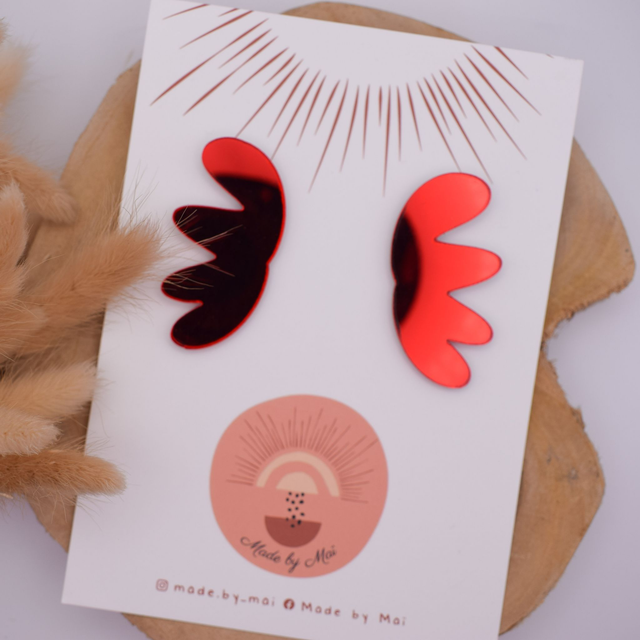Boucles d&#039;oreilles rouges en plexi