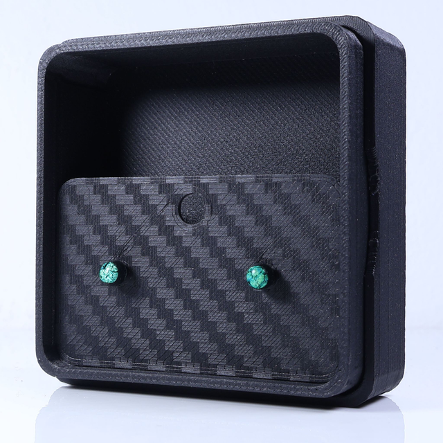 Hypoallergenic Small Vibrant Electric Cracked Green Black Polymer Clay Plastic Back Stud Earrings With Designer Carbon Fiber Jewellery Box