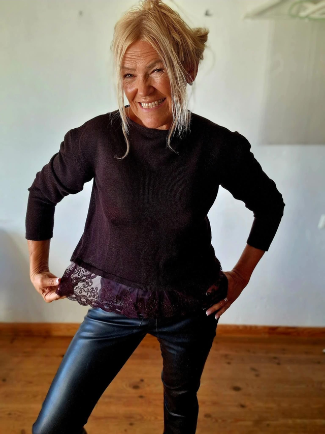 Džemperis merino ar mežģīnēm 