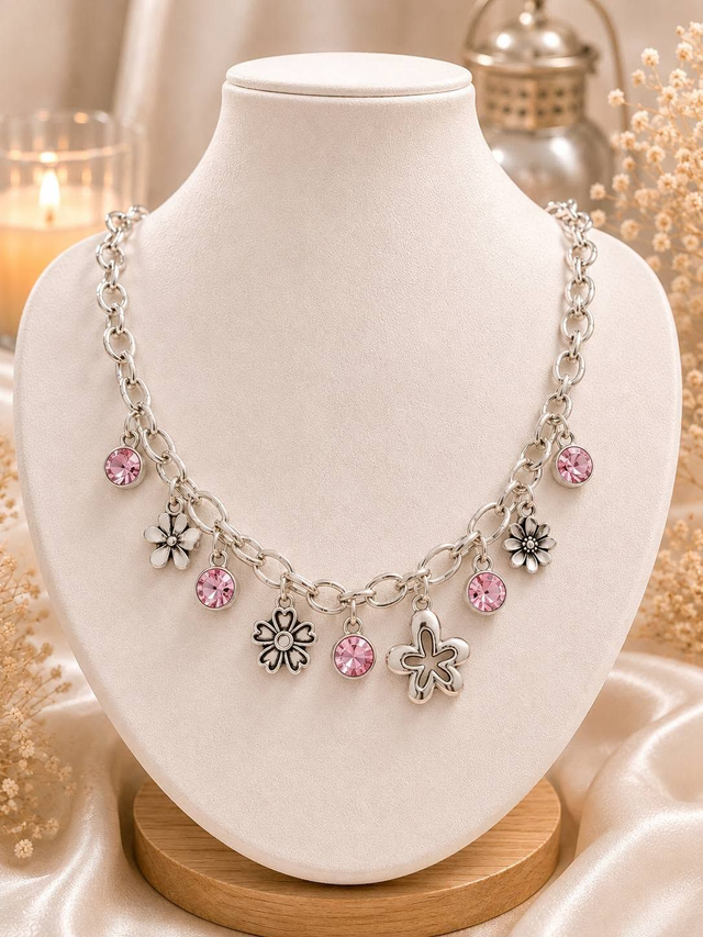 Collier breloques argenté