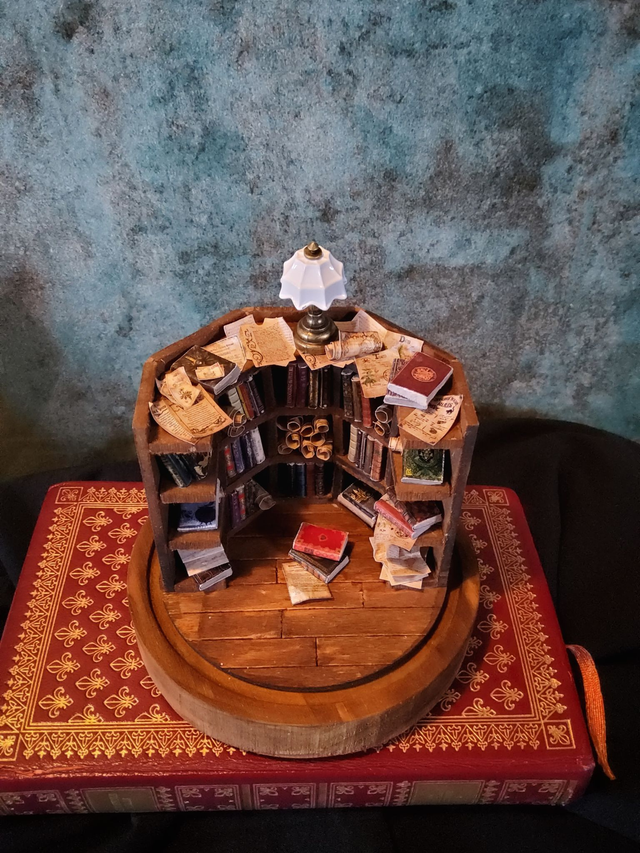 Bibliothèque Lunastro