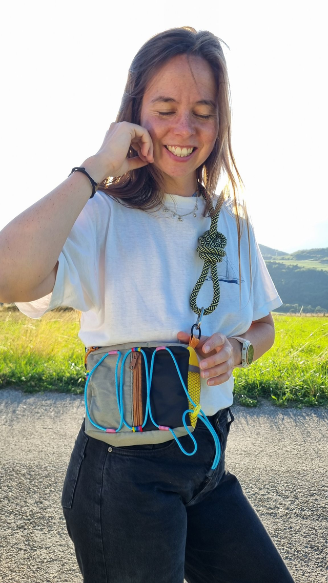 Sac upcyclé dominante gris, bleu, jaune