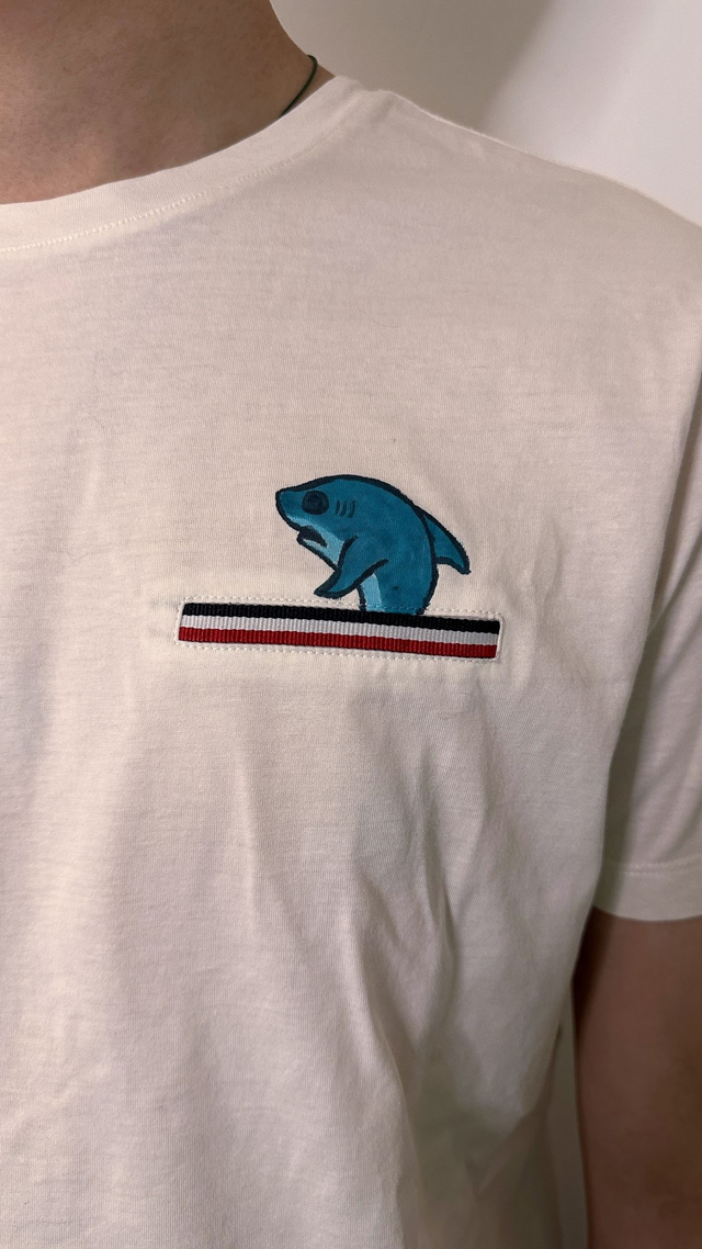 T-shirt blanc requin