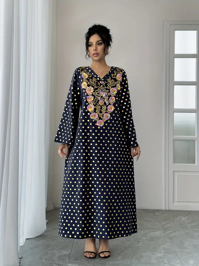 Women's Cinched Slim-Fit Dress with Long Sleeves and Robe